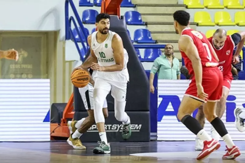 الأهلي يستعيد توازنه ويحقق الفوز على الاتحاد في ثاني مباريات نهائي دوري السوبر لكرة السلة