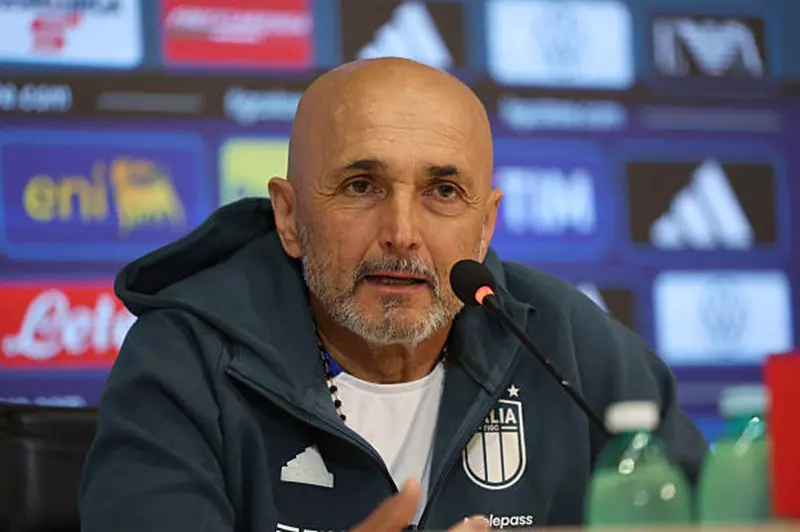 سباليتي يوضح أسباب انسحاب أتشيربي من تشكيلة إيطاليا